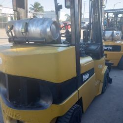 Forklift Yale 8000# Triple Mast /Side S.