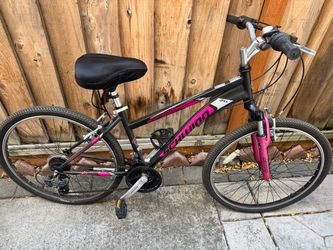 Schwinn Sidewinder 26” Women’s Mountain Bike – 21-Speed Bicycle