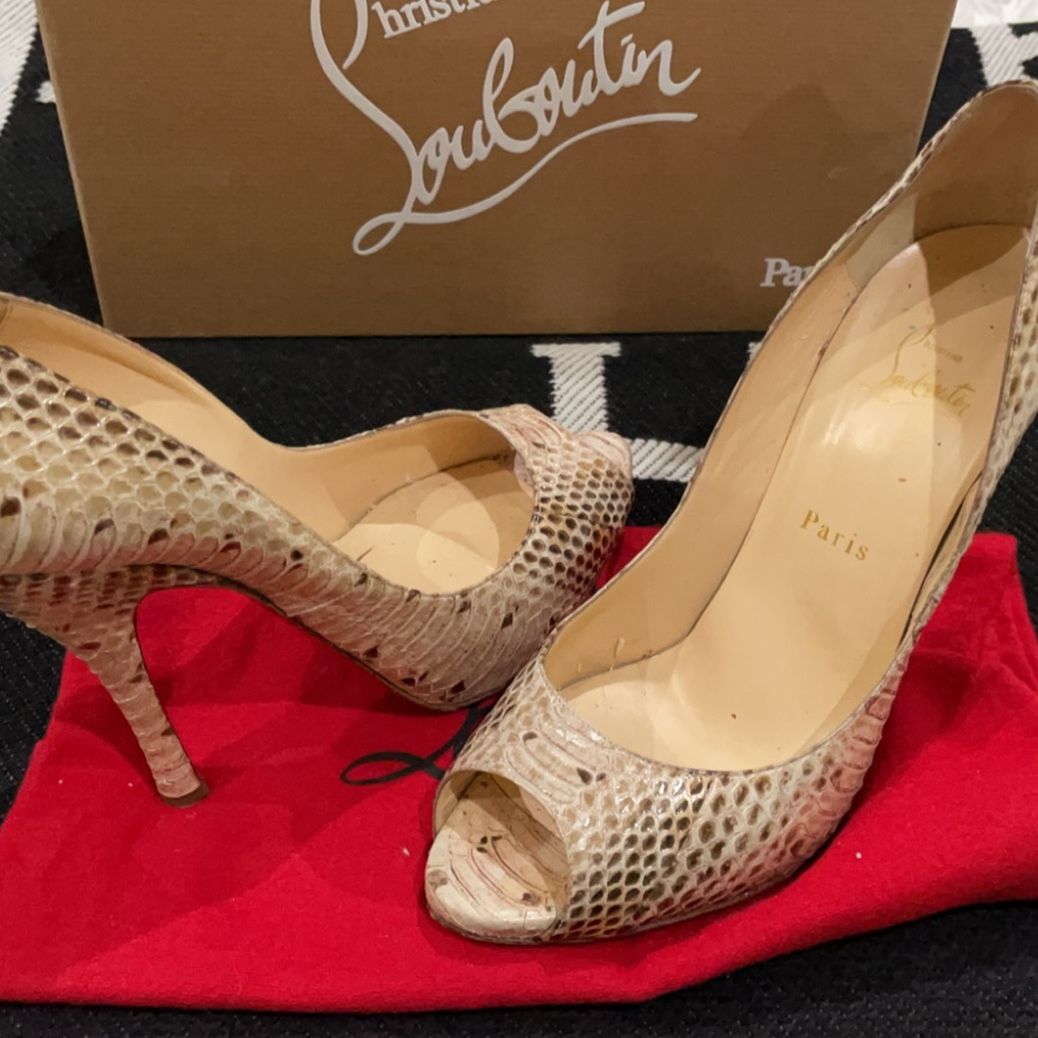Authentic Christian Louboutin Peep toe with python skin size 40