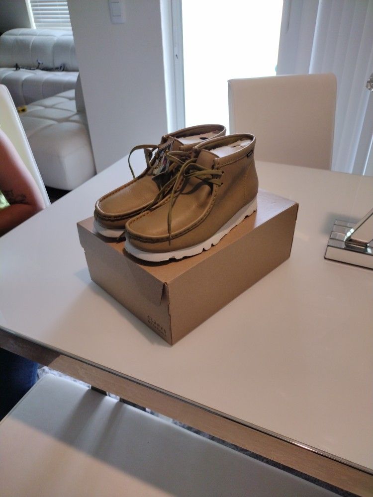 Clarks wallabeebt gtx 10 for Sale in Wahneta, FL - OfferUp