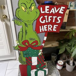 Grinch Sign