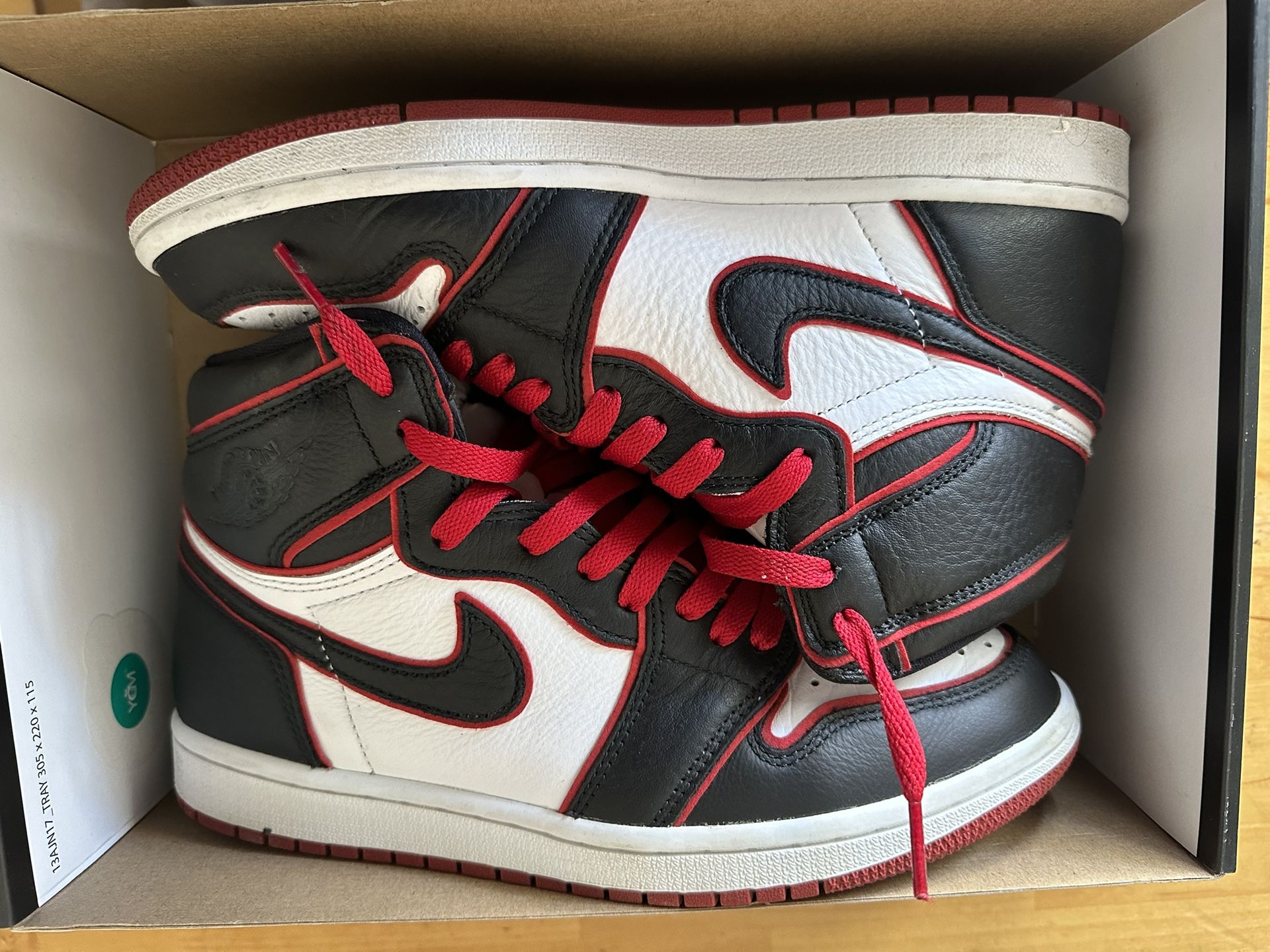 Air Jordan 1 Retro High OG Bloodline