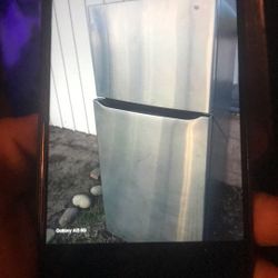 LG 20 cu ft Refrigerator