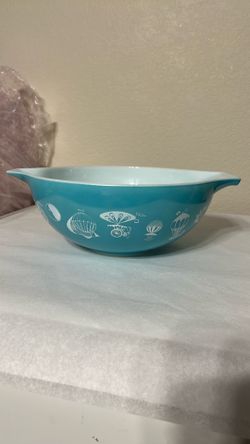 Pyrex Turquoise Balloons - very nice but small chip under spout