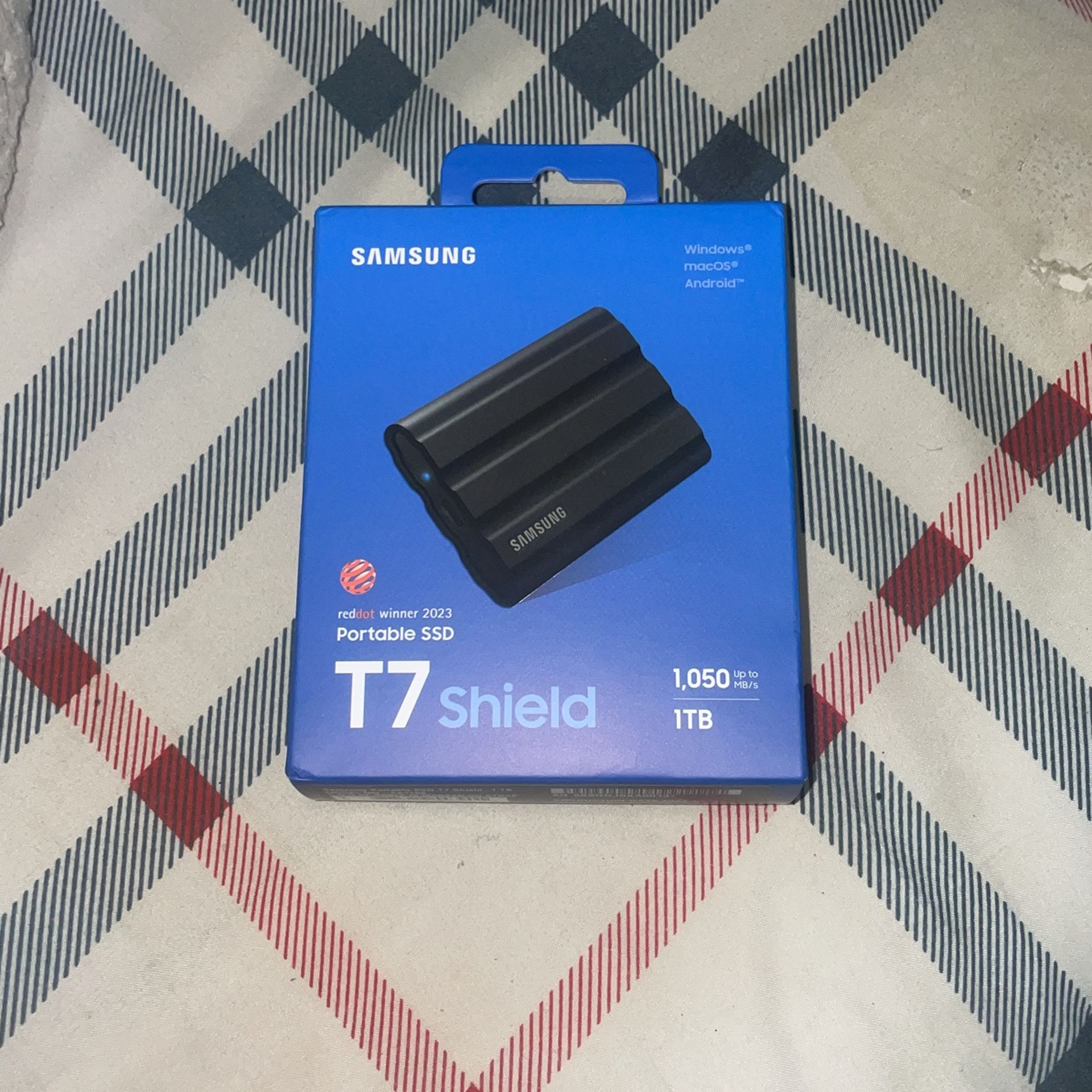 Samsung Portable SSD T7 Shield