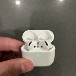 Apple AirPods 4 