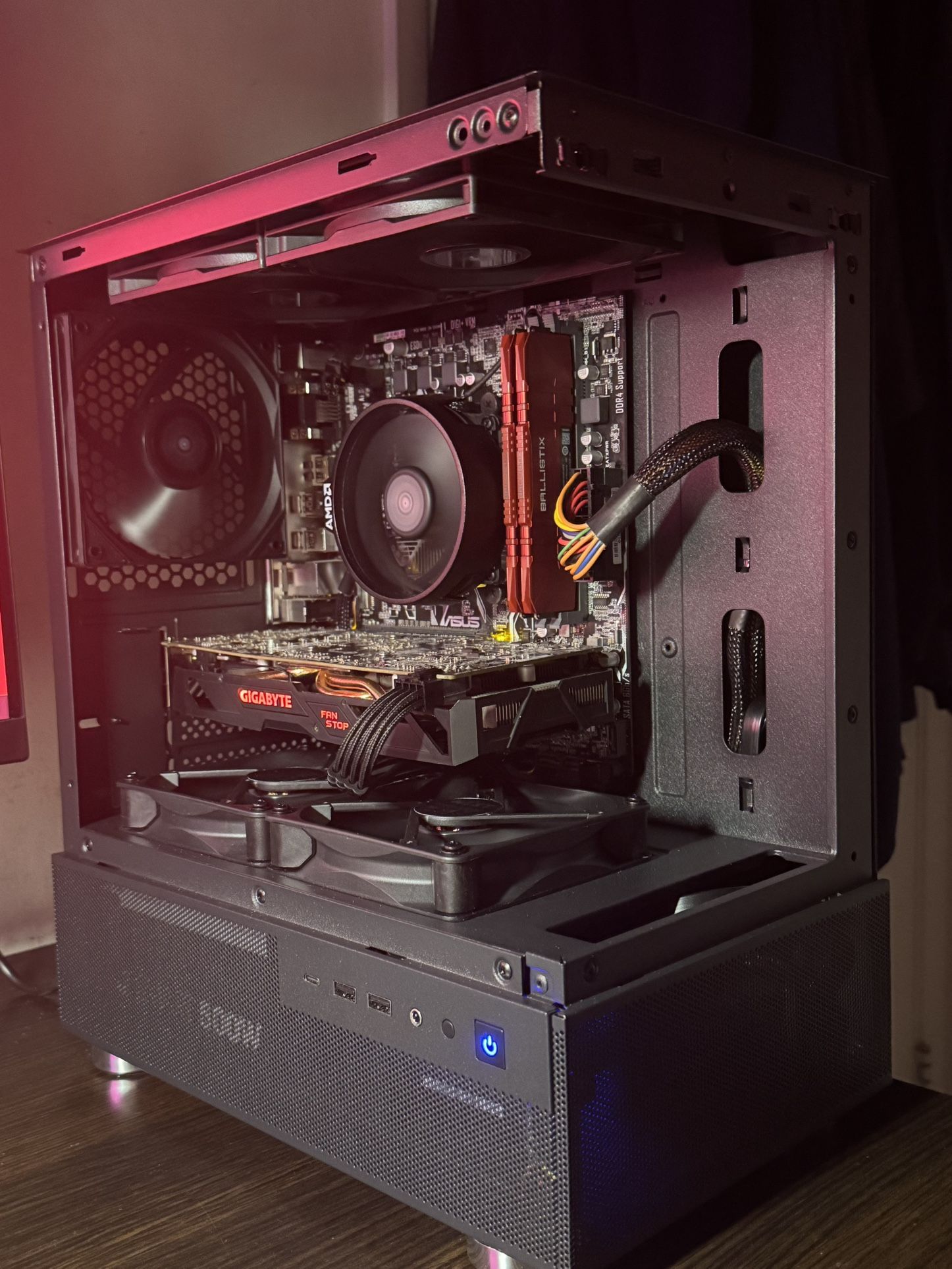๐๐ค SUPER CLEAN Mini-Gaming PC
