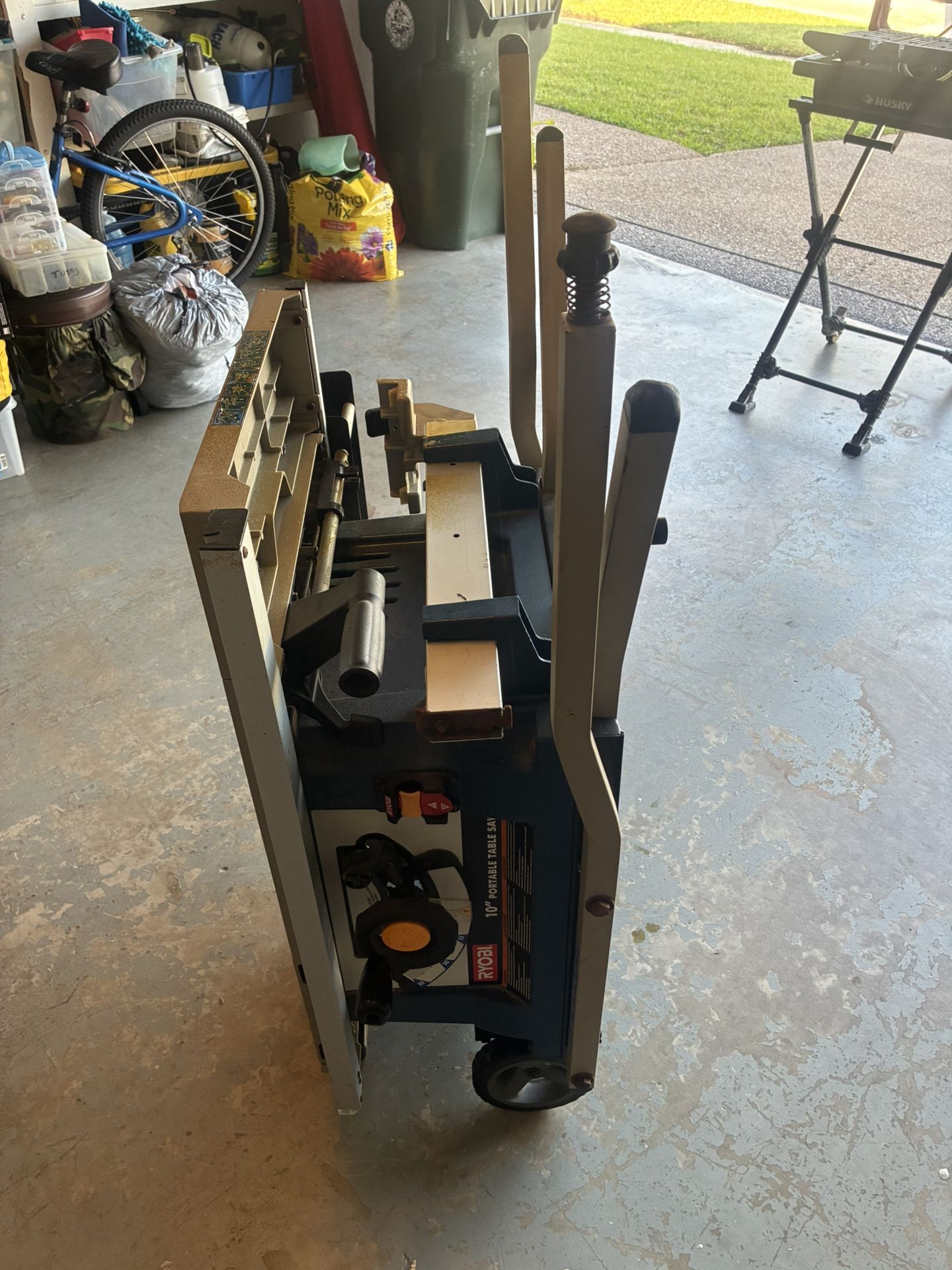 Ryobi 10 inch, folding table saw (On Wheels)