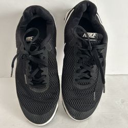 Women’s Nike Black & White Nike Sneakers Size 8 1/2