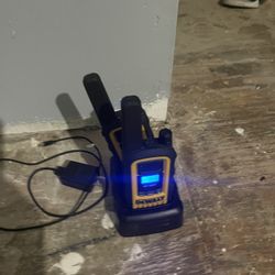 Dewalt Walkie Talkie 