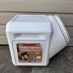 Stackable Pet Food Container Holds 40 Lbs Food 
