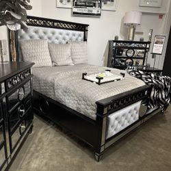 4 Piece Bedroom Set 1 Size Queen Bed Frame 1 Nightstand 1 Dresser 1 Mirror Brand New In Box Firm Price $1,600 Mirrored And Grey Velvet Tufted 