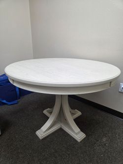 Round Pedestal Dining Table