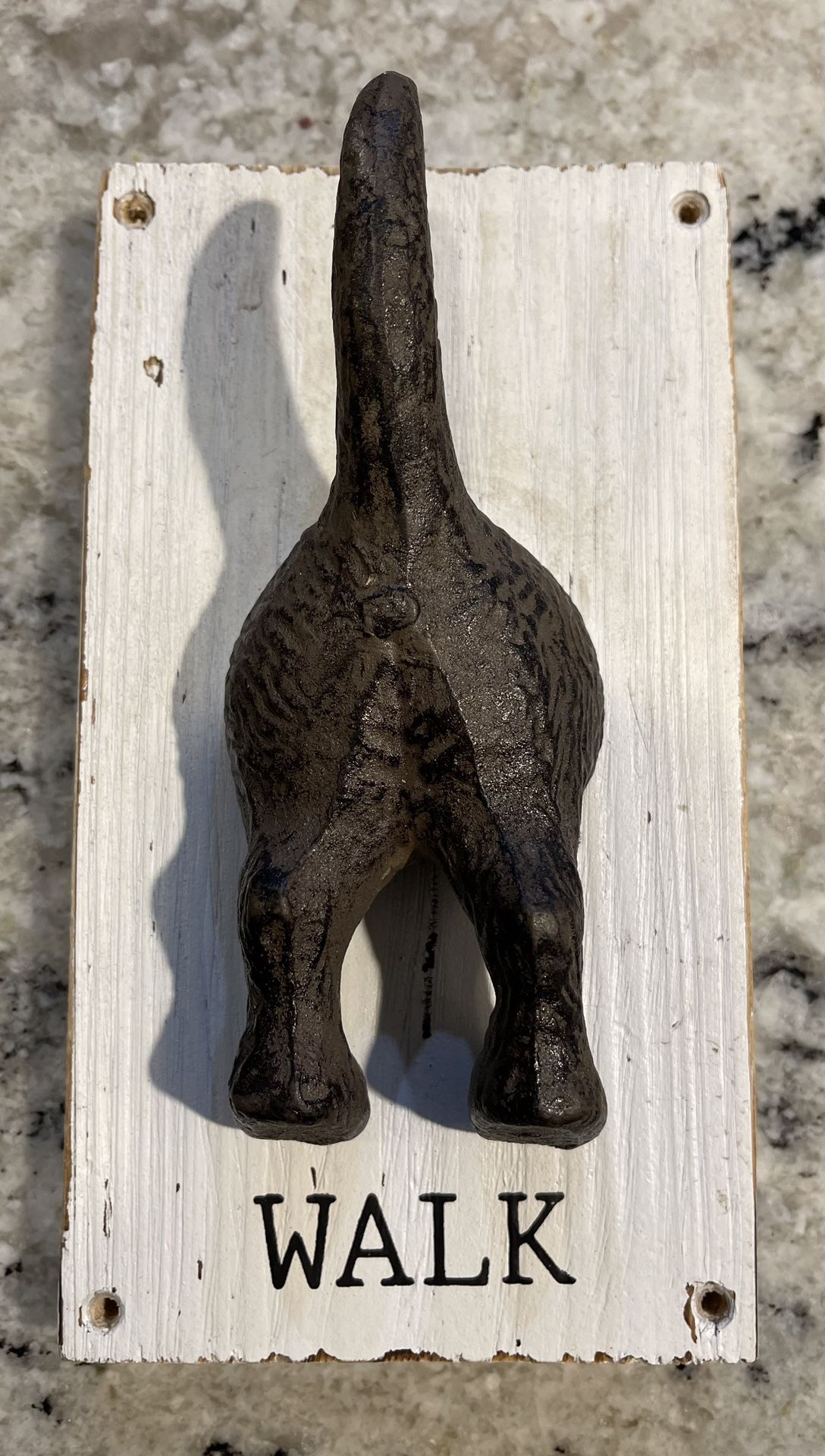 Cast Iron Dog “Mud Pie”Leash Holder 7.5”x 4” Wooden Board