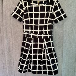 French Connection Richie Dress Womens Sz 0 White Black Paint Check Short Sleeve Has a spot is shown in picture that I haven’t tried getting out  