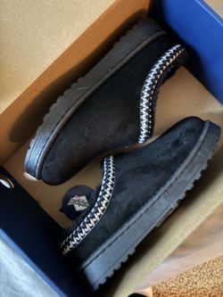 Slippers - Size 6