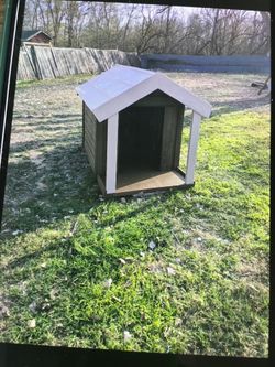 Handcrafted Dog House.  Del Valle.