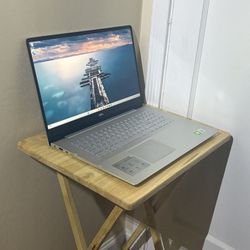 Dell Inspiron 17 7000 2-in-1 | i7 | | NVIDIA | Touchscreen