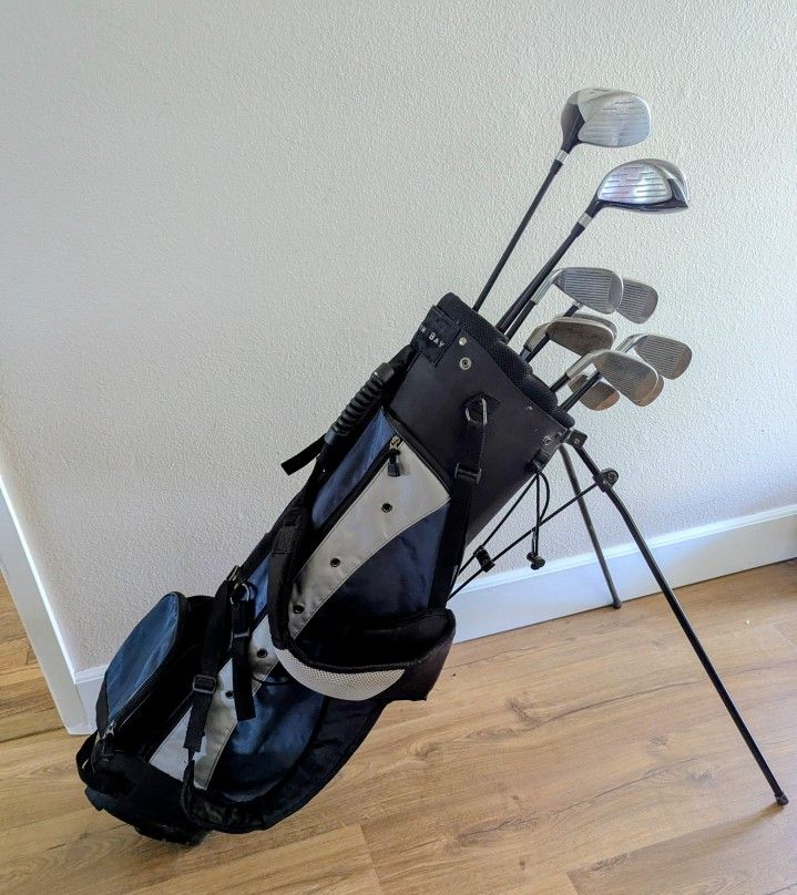 Dunlop Golf Clubs And Bag