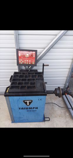Triumph NTB 800 Wheel Balancer 