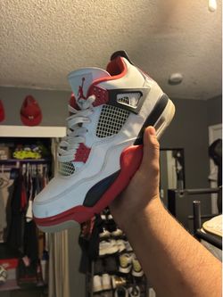 Jordan 4 fire reds