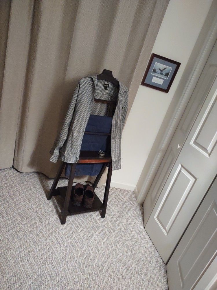 Men's Fold-up Clothes Valet