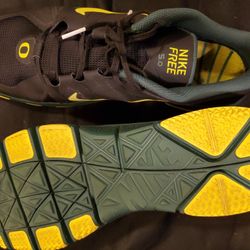 Oregon Ducks Player Issue Men Size 12.5 Nike Free 5.0