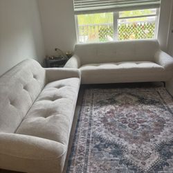 Beautiful 2-piece sofa set in excellent condition. Purchased less than one year ago from City Furniture.  ✔️ Very gently used ✔️ No stains, no damage 