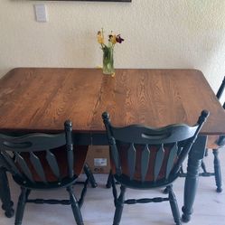 Nice Sturdy Wooden Kitchen Table & Chairs 