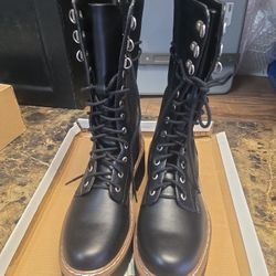 New black boots medium heel size 7