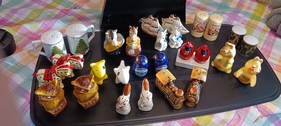 Collectibles Salt and pepper shakers