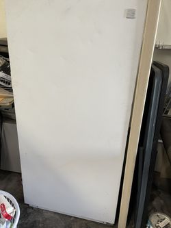 White Board 4x5 Feet Good Condition
