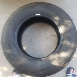 Low mileage Michelin Defenders 275/65 R18