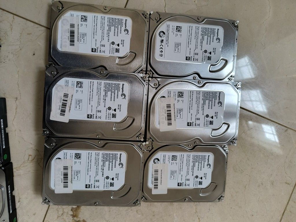 8 SEAGATE 500GB  DESKTOP COMPUTER HARD DRIVES