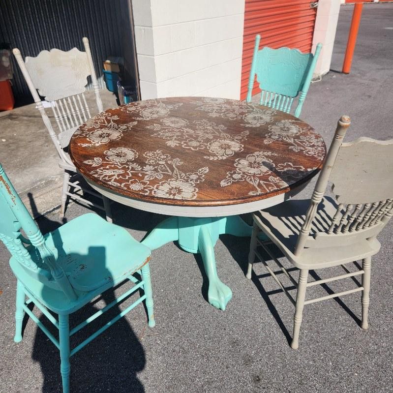 Kitchen Table And Chairs