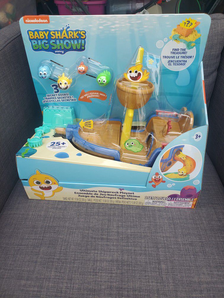 New Baby Sharks Big Show Ultimate Shipwreck Playset 