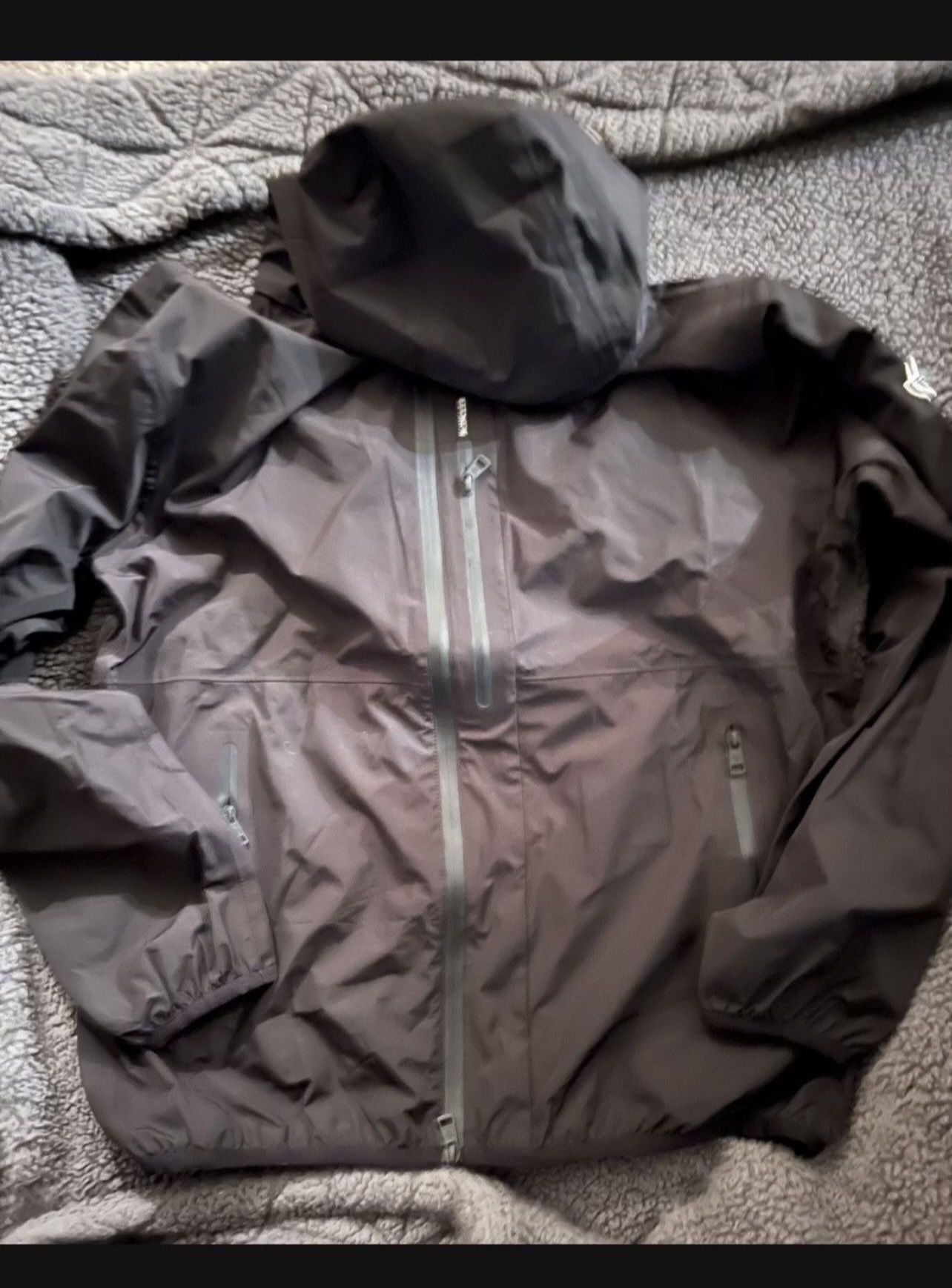 Moncler Windbreaker ( Men’s Size L Cut)