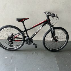BICYCLE TREK 21 SPEED SIZE 24 BRAND NEW