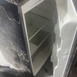 MOVING SALE