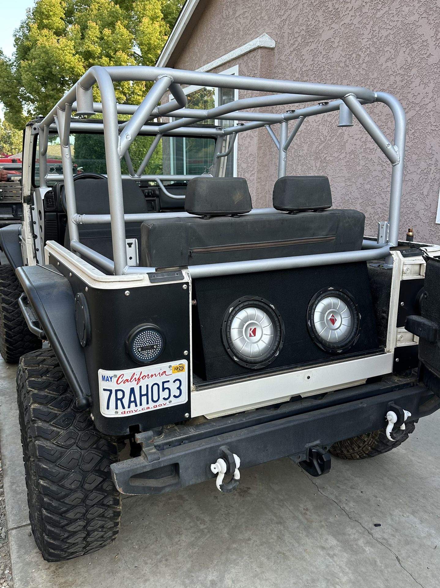 10 Inch Dual Speaker Box