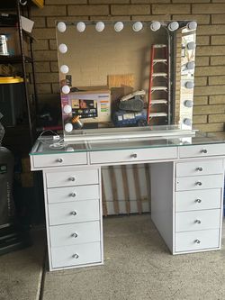 Vanity set