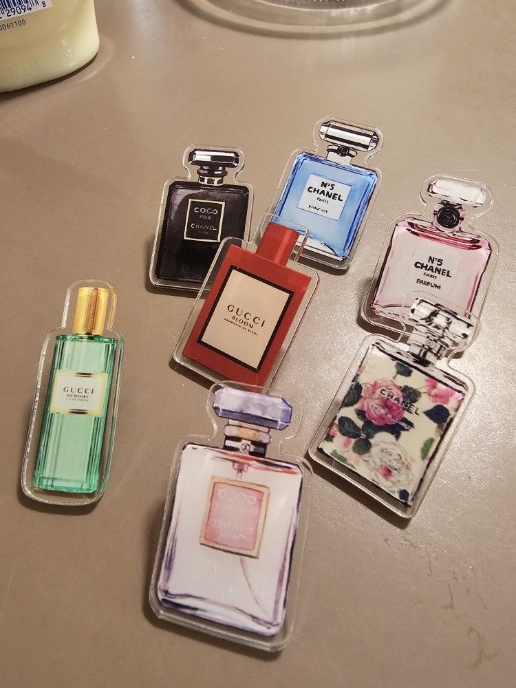 Super Cute Pins Or Keychains