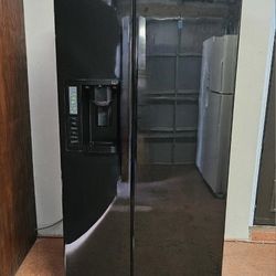 ✨️✅️🔆LG🔆✅️✨️ Black S-by-S Fridge in Great Condition