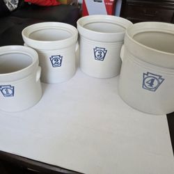 Kitchen Canisters 4 (Like New)