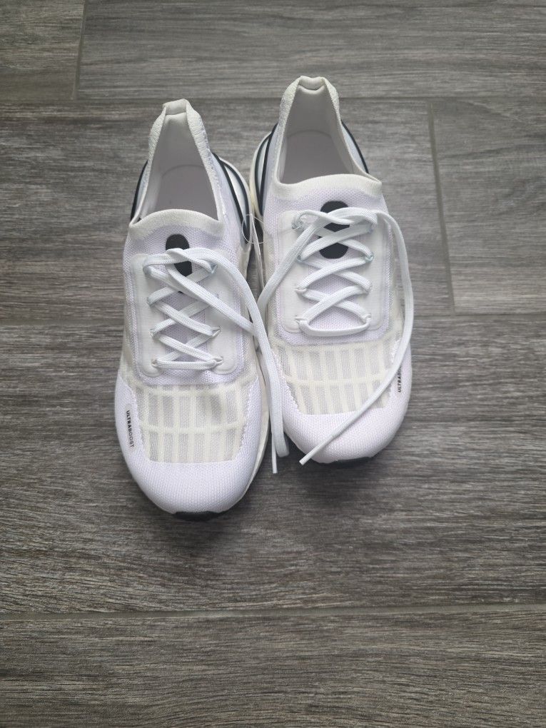 Brand New Adidas Ultra Boost Women US Size 5 Running Shoes