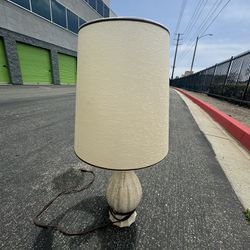 VINTAGE CERAMIC LAMP 30 inches tall