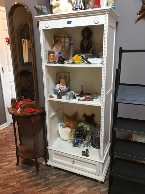 Simply Shabby Chic by Rachel Ashwell Tall Bookshelf in Sour Cream White Ivory RARE