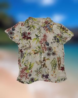 Urban Man Men’s Size Medium White Floral Short Sleeve Button-Front Shirt