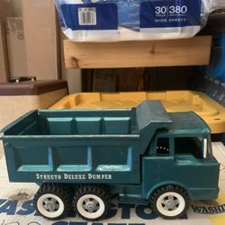 Struto Deluxe Dumpster Toy Truck