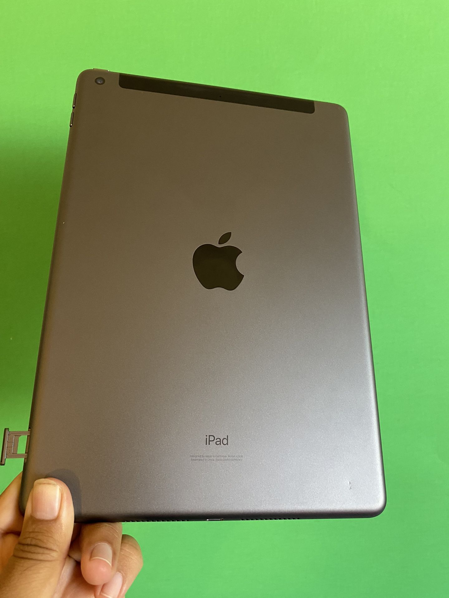 Apple IPad 8th Generation (10.2” Retina / Touch ID / 2020) Wifi + 